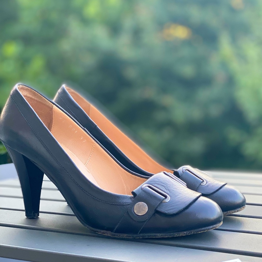 Divarese Classic Black leather heels